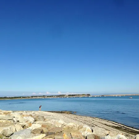 Seafront With Garden In Denneville, Cleaning Included 펜션
