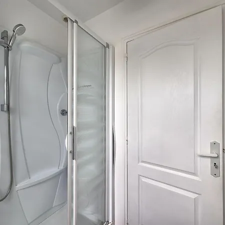 Coastal Escape, Cleaning Included Holiday home